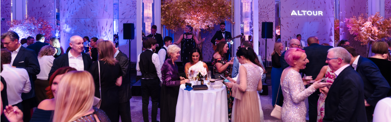 Your Event Solutions da un paso adelante como ALTOUR, reuniendo la gestión de viajes de negocios y la experiencia en reuniones y eventos bajo una única marca global 1 25 years yes party